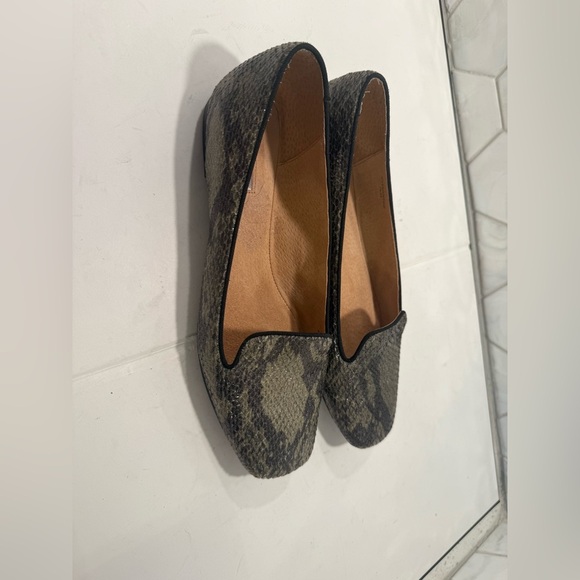 Tahari Clementine Woman’s Leather Snakeskin Flats Sz 7.5 M Green & Black In Box - Picture 4 of 13